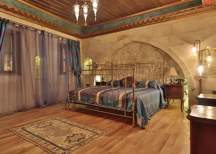 Golden Cave Suites